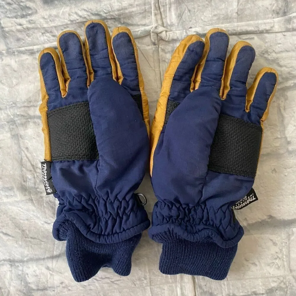 Thinsulate insulation 40 gram St Louis Rams kids gloves